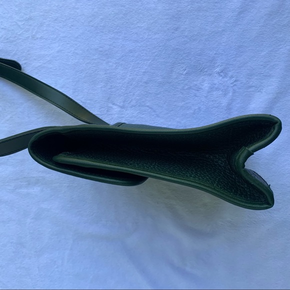 Vintage Guess green pebble leather crossbody bag. - Picture 8 of 8